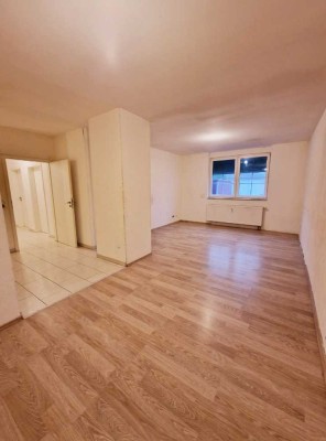 Bis zum 31.05.25! Top Preis! 3 Zi. Wohnung im Erdgeschoss