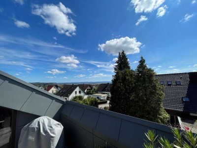 Helle 4-Zimmer Dachgeschosswohnung mit Balkon mit Blick auf Herrenberg
