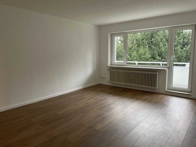 Erstbezug nach Sanierung mit Einbauküche und Balkon: wunderschöne 1-Zimmer-Wohnung in Frankfurt