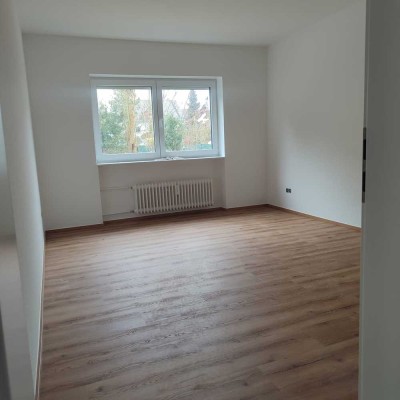 Erstbezug nach Sanierung mit Balkon: 3-Zimmer-Wohnung in guter Lage in Idstein