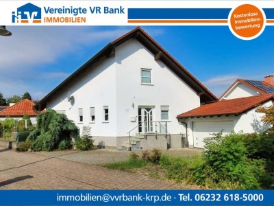 *** Edler Bungalow, mit viel Ausbaureserve ! ***