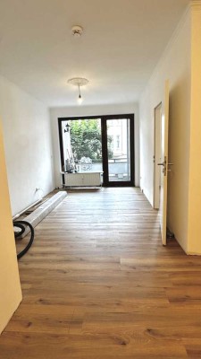 Exklusive, vollständig renovierte 2-Zimmer-Wohnung mit Balkon in Derendorf