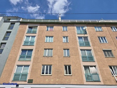 Tolle 1 Zimmer Wohnung– extra Küche - sanierungsbedürftig