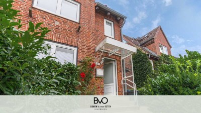 Doppelte Wohnqualität: vereinte Haushälften mit Garten und Kamin. Frei