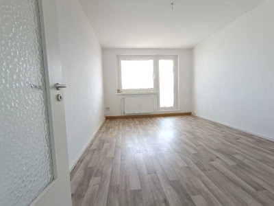 Wir renovieren...Sie entscheiden! Neu sanierte 3-Raum-Wohnung mit Balkon