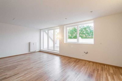 Beeindruckende 3-Zimmer-Dachgeschosswohnung mit Ost-Loggia, Echtholz-Parkett & Einbauküche