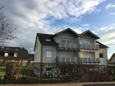 Schöne und vollst. renovierte 3-Raum-DG-Wohnung mit geh. Innenausstattung mit Balkon in Salzgitter