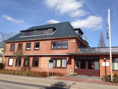 Satrup-Zentrum: Hell, 3-Zi., c. 65m², Balkon, EBK, Vollbad, 2. OG