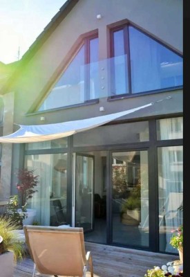 Einzigartige Loft - Wohnung in saniertem Altbau: Modern im Altbau mit großer Dachterrasse