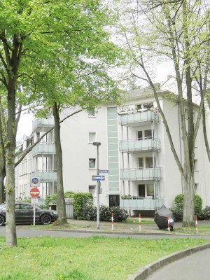 Hübsche 2-Raum-Wohnung mit großem Balkon in der Hochparterre am Goetheplatz im Dichterviertel