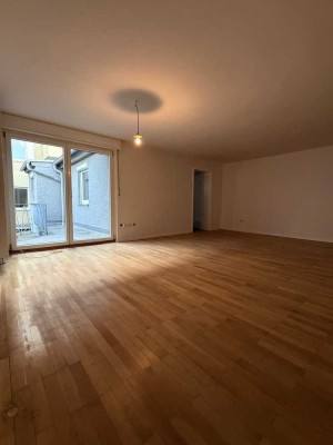 4 ZKB Terrasse 110 qm 86165 Augsburg von PRIVAT