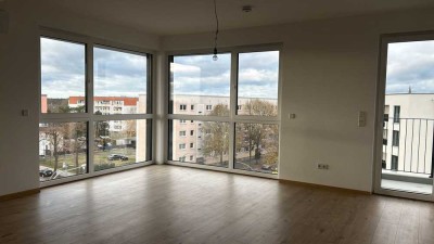 Ab sofort! 3 Zi-Whg, Erstbezug! Balkon, Stellplatz, S-Bahn Fussläufig ca 10 min erreichbar.