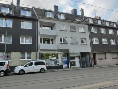 Dachgeschoss-Wohnung in zentraler Lage!