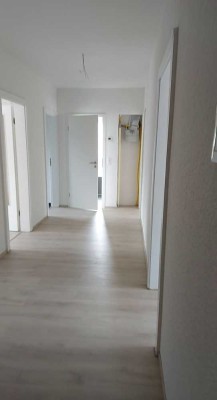 Gepflegte 3-Zimmer-Wohnung im 3. OG mit Balkon in Ludwigshafen Süd