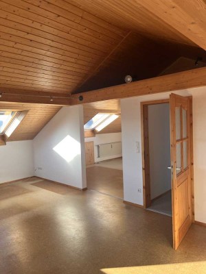 Helle 4-Zimmer-Wohnung mit EBK in Pforzen