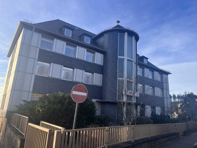 4 stockiges Büro Mehrfamilienhaus mit Umbaumöglichkeit zu verkaufen