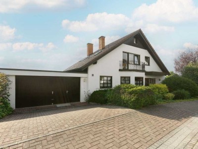 Exklusives Einfamilienhaus mit Einliegerwohnung in exponierter Aussichtslage