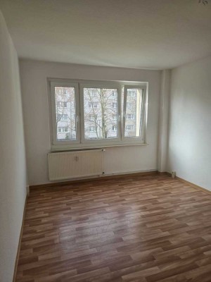 Singlewohnung mit Tageslichtbad im 1. Obergeschoss!