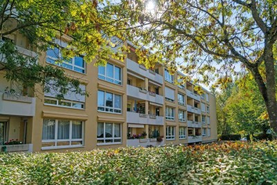 3-Zi-Wohnung  mit schönem, hellen Wohnzimmer in netter Nachbarschaft!