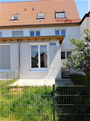 Hochwertig modernisierte DHH , 134 m² Wfl.,  Garten, CP/STP, sympathische Umgebung..!