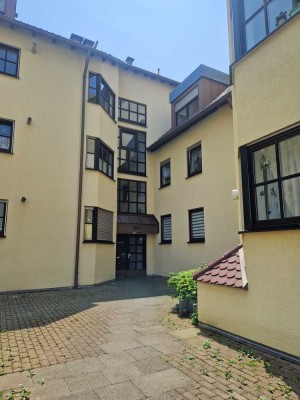 Freundliche und gepflegte 3-Raum-Wohnung mit Balkon und Einbauküche in Albstadt