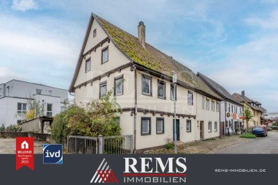 Flexibel nutzbare Doppelhaushälfte mit Garten und Balkon in zentraler Lage von Lorch