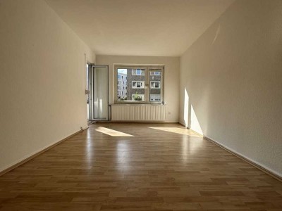 Moderne 3-Zimmerwohnung mit Balkon und Einbauküche in zentraler Lage von Hannover