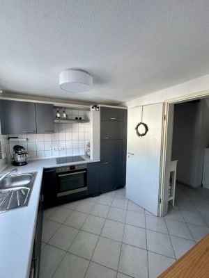 Für Paare und Singles geeignet, Dachwohnung in Weiterstadt, 15 Automin. vom Frankfurter Flughafen