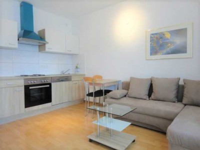 2-Zimmer-Single-Apartment mit Balkon, möbliert – nur an Einzelperson (Nichtraucher)