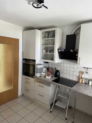 Freundliche und gepflegte 3-Raum-Hochparterre-Wohnung mit geh. Innenausstattung mit EBK