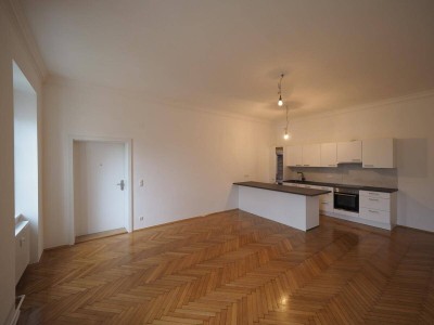 Sonniges, freundliches Schmuckstück in verkehrsgünstiger Lage mit Balkon und Stellplatz im Innenhof!