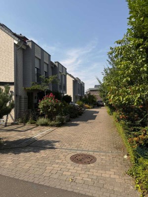 Familienfreundliche Doppelhaushälfte in Frechen Königsdorf