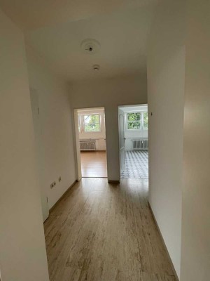 Gepflegte 2-Zimmer-Dachgeschosswohnung mit guter Innenausstattung mit EBK in Trier