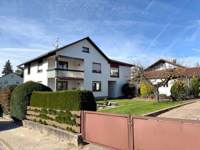 Zweifamilienhaus mit tollem Grundstück in Huchenfeld