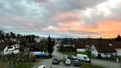 Sanierte 3,5-Zimmer-Wohnung mit einem Balkon, Garage, hochwertiger EBK und Lampen in Friedrichshafen