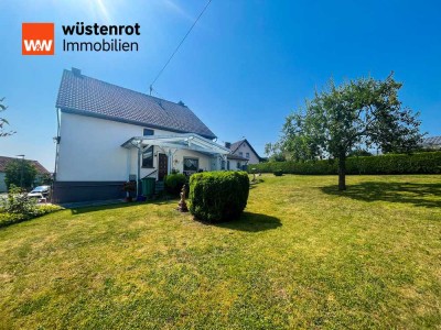Großzügiges Einfamilienhaus mit Einliegerwohnung und weitläufigem Grundstück in Ellscheid