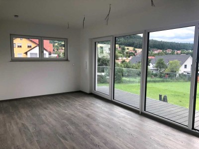 Moderne 2-Zimmer-Wohnung mit herrlichem Ausblick vom Balkon