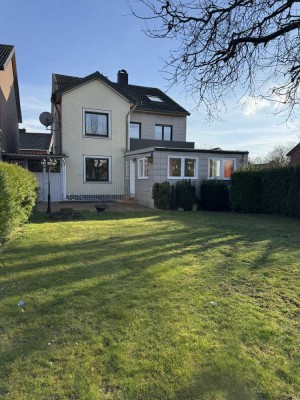 Großzügiges Ein-/Zweifamilienhaus mit vielfältigen Nutzungsmöglichkeiten
