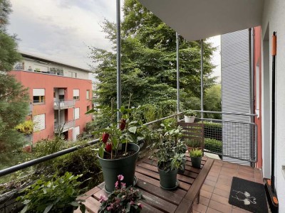 Geschmackvolle 3-Raum-Wohnung mit gehobener Innenausstattung mit Balkon und EBK in Düsseldorf