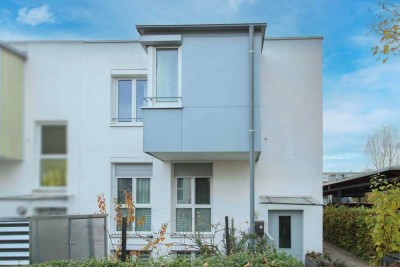 Charmantes Reiheneckhaus mit eigenem Carport