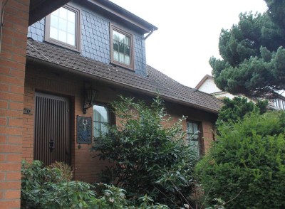 Großes Wohnhaus mit Potential der Umgestaltung - bis zu 3 Whg. - möglich.