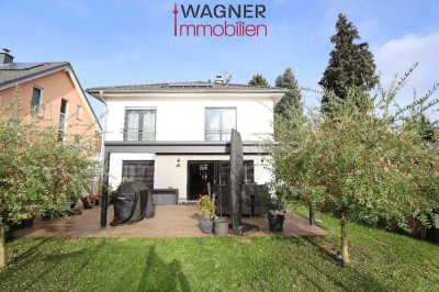 Freistehendes Einfamilienhaus mit parkähnlichem Grundstück