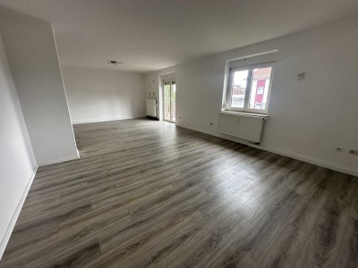 Renovierte 5 ZKB mit 2 Balkonen im 1. Obergeschoss