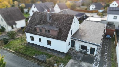 Ideal für Kapitalanleger und Familien / 4 sanierte Wohneinheiten / mehr Mieteinnahmen möglich