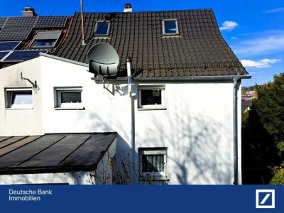 Neu renovierte DHH in ruhiger Aussichtslage von Schw. Gmünd mit Garten und Garage !