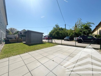 Hochwertig renovierte 2 Zimmerwohnung mit Küche &amp; Privatgarten in Thening zu mieten