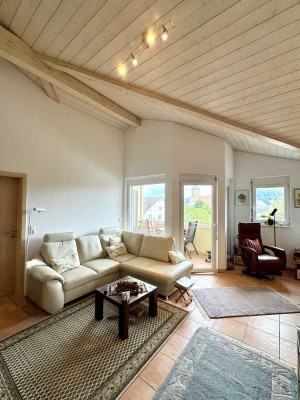 Moderne Eleganz trifft auf zentrale Lage - Ihre 2,5-Zimmer-Wohnung mit Stellplatz als Kapitalanlage