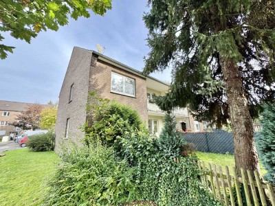 Tolle Wohnung (renovierungsbedürftig) im Erdgeschoss rechts mit großem Gartenanteil und Stellplatz