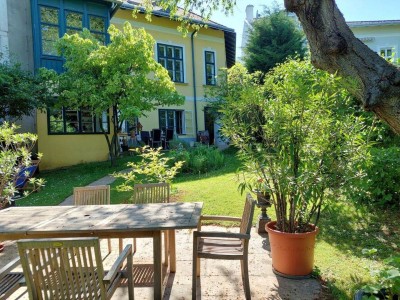 Große 3-Zimmerwohnung mit Kachelofen in Gründerzeitvilla