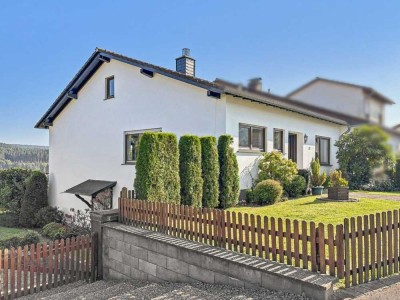 Attraktives Zweifamilienhaus in Gerolstein-Büscheich mit vielfältigen Nutzungsmöglichkeiten